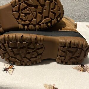 BOOTS -Bearpaw women’s tessie suede boot water resistant size 7